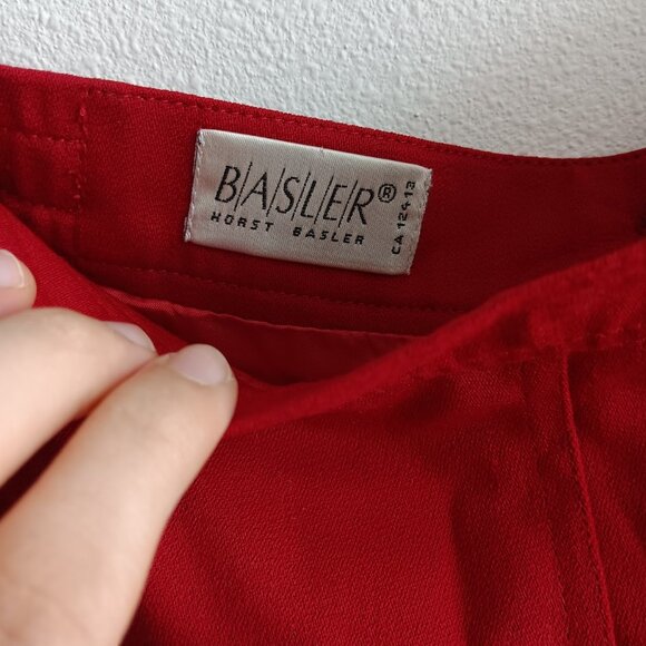 Professional-Style Red Skirt from Basler - Picture 2 of 3
